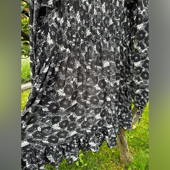 FREE PEOPLE These Dreams Ruffled Floral Mini Dress, Black & White - Sz L - Picture 6 of 13